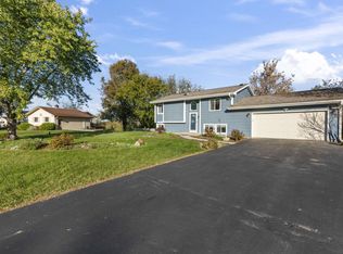 S15W32210 High Meadow Cir, Delafield, WI 53018