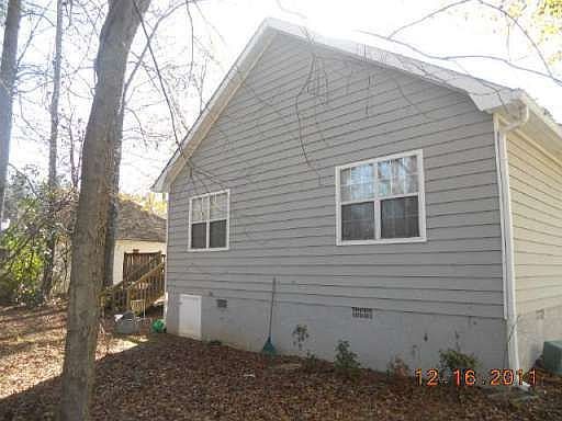2nd image of 310 Carriage Dr