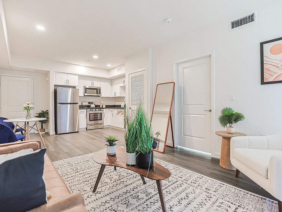 THE CENTENNIAL 10555 Bloomfield St Toluca Lake CA Zillow