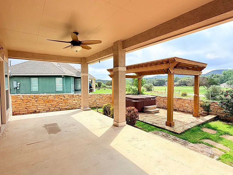 412 Shayla Ln — Photo 37