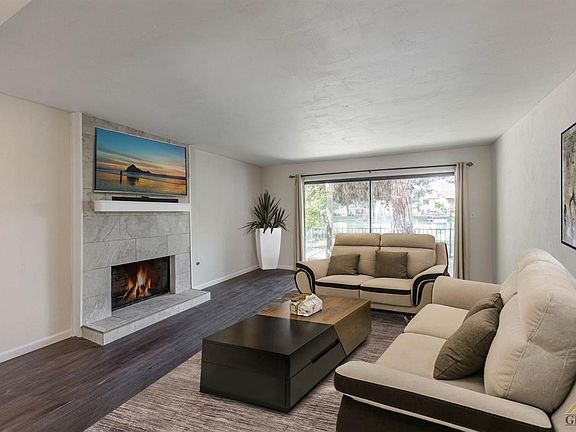 3rd image of 4124 Pinewood Lake Dr