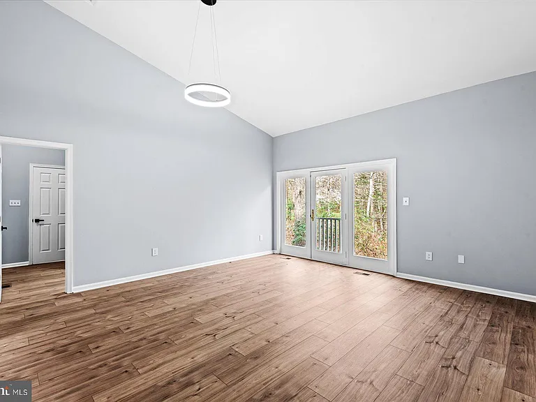 7621 River Rd — Photo 10