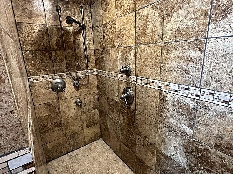 2312 Lisa Ln — Photo 13
