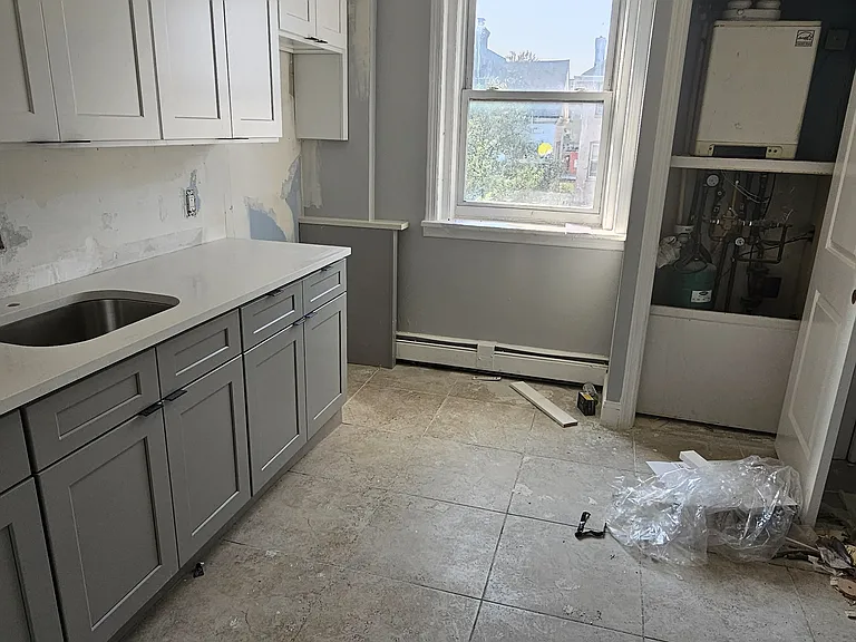 300 Park Ave #1 — Photo 6