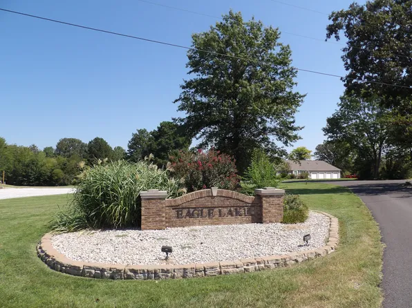 337 Fly Away Dr, Benton, KY 42025