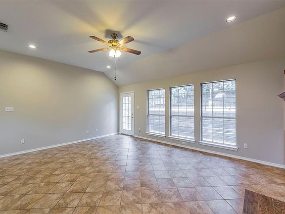 5th image of 1203 Westbriar Dr