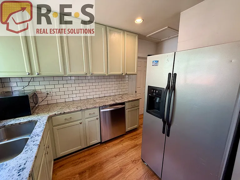 1146 Jackson St — Photo 4