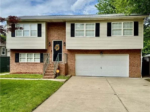 4114 Riverside Dr, Huntington, WV 25705