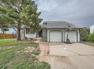 18486 E Crestline Cir, Centennial, CO 80015