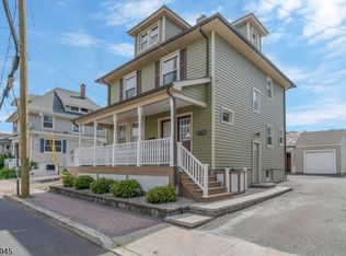 32 Maple St, Somerville, NJ 08876