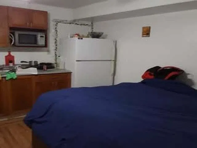1 bed, 300 sqft, $1,000 — Photo 2