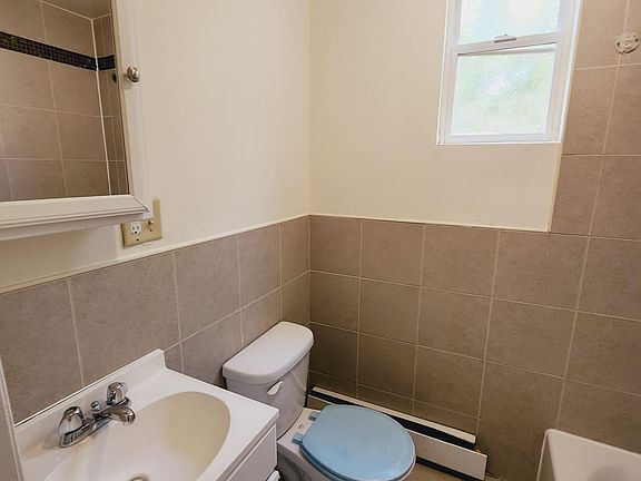 3rd image of 10 Seidler St #308