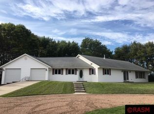 29183 240th St, Sleepy Eye, MN 56085