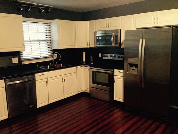 5th image of 204 S 8th St