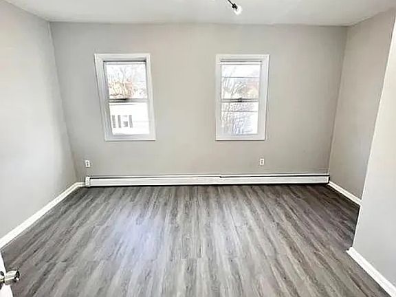 3rd image of 586 Christopher St #4C