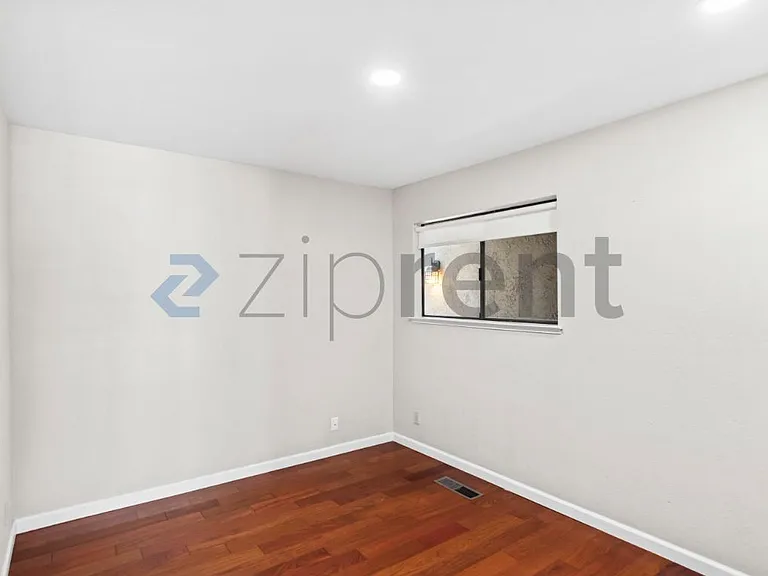 577 Manet Ter — Photo 17