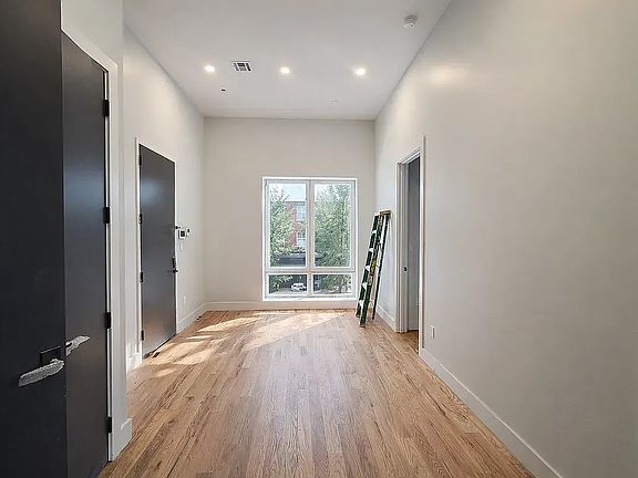 4th image of 169 Knickerbocker Ave #103