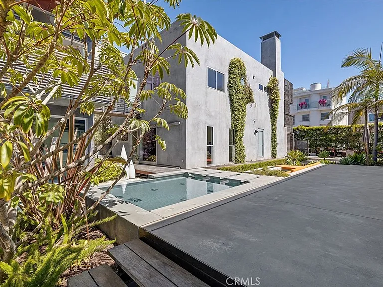 27 Driftwood St — Photo 32