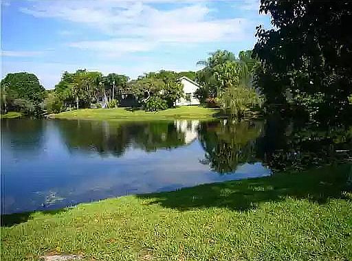 4th image of 721 E Coco Plum Cir APT 3