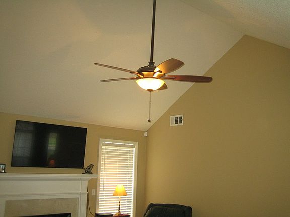 5th image of 601 Loxley Dr