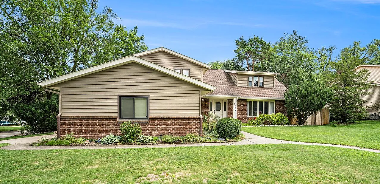 4 bed, 4108 sqft, $2,875 — Photo 1