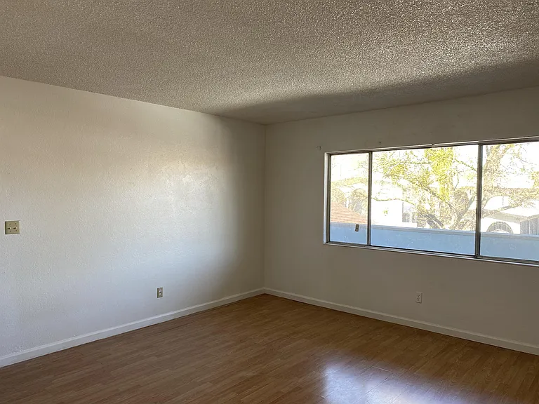 1304 Ensenada Dr #1 — Photo 22