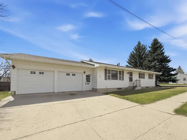 2115 7th Ave NW, Minot, ND 58703