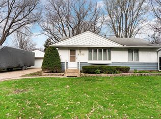 4253 Limestone Dr, Eagan, MN 55122