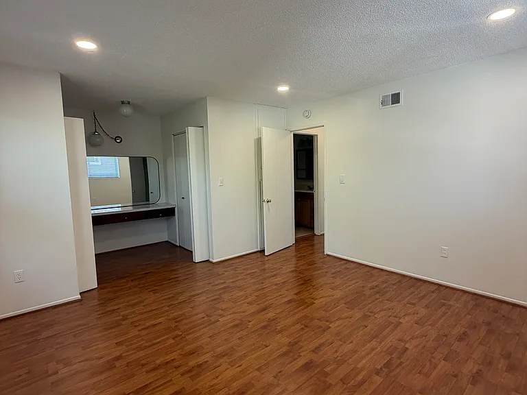 14522 Del Amo Ave #D — Photo 13