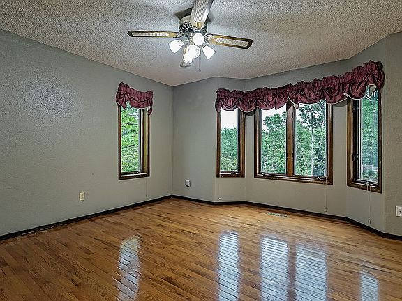 5th image of 3108 Cardinal Creek Cir