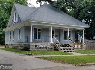 314 3rd St NW, Mason City, IA 50401
