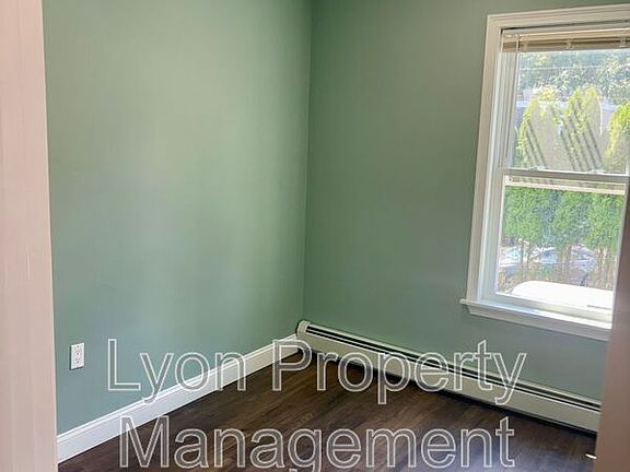 4th image of 1 Grant Ave Unit 2R