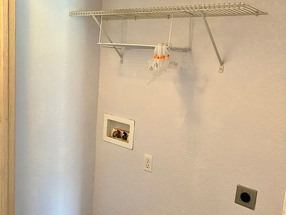 5th image of 204 Lacey Ln #D