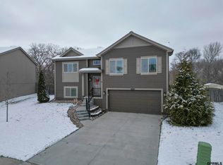 19618 R St, Omaha, NE 68135