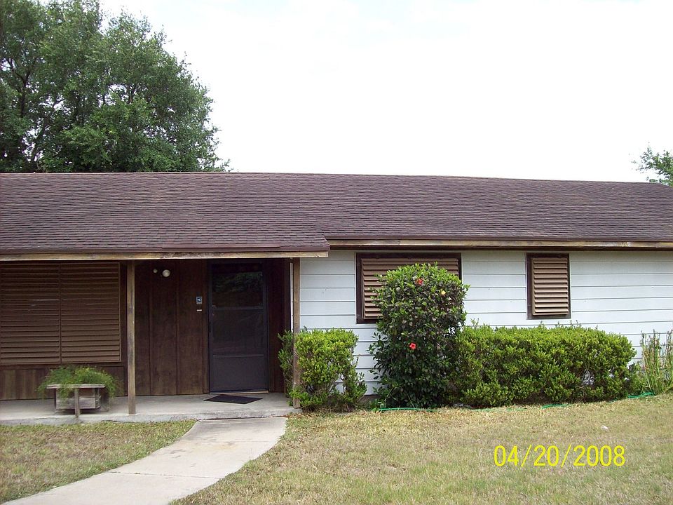 102 Island Dr.