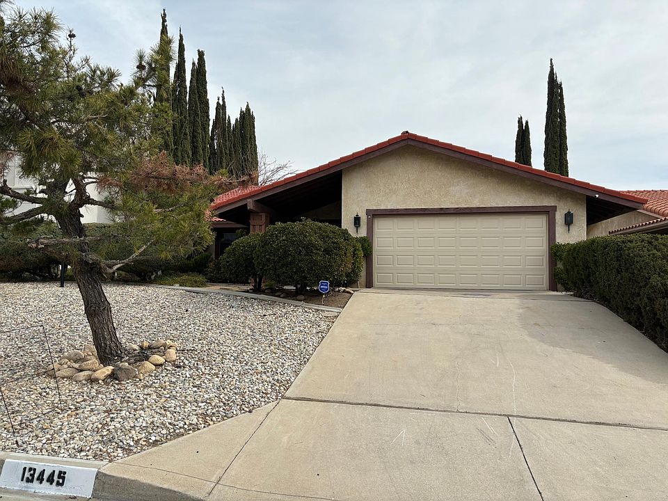1st image of 13445 Stoneridge Dr