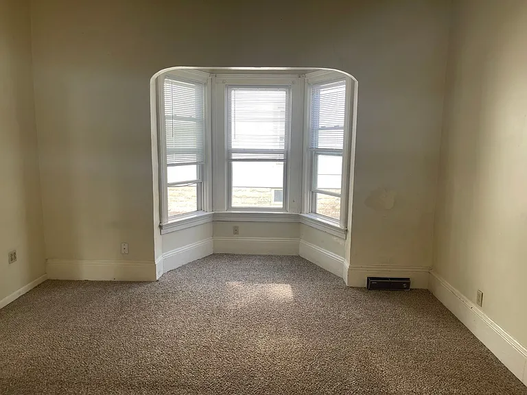 514 W Lincoln Ave — Photo 13