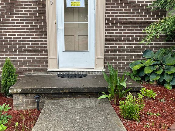 2nd image of 485 Woodland Ct SE