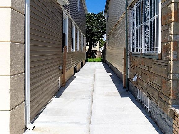 2nd image of 8943 201st St