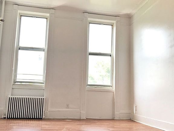3rd image of 284 Troutman St APT 2L