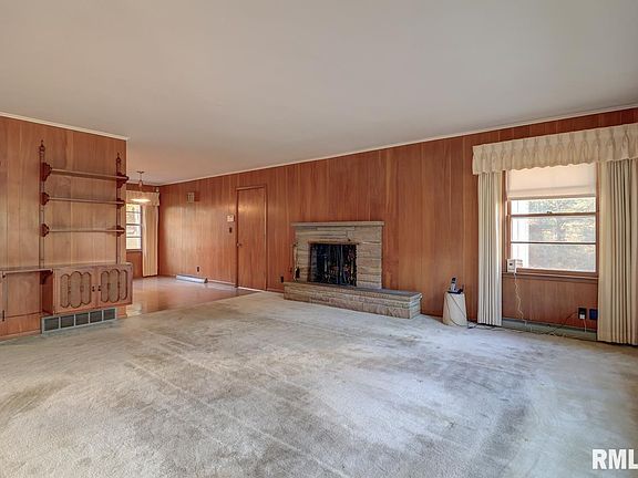 4th image of 910 2nd Ave S