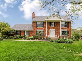3647 Woodland Streams Dr, Greenwood, IN 46143