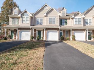 8717 Little Hoop Rd, Roanoke, VA 24019