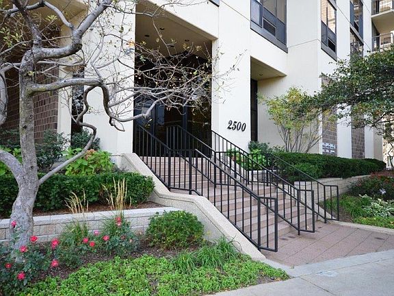 2nd image of 2500 N Lakeview Ave APT 1002