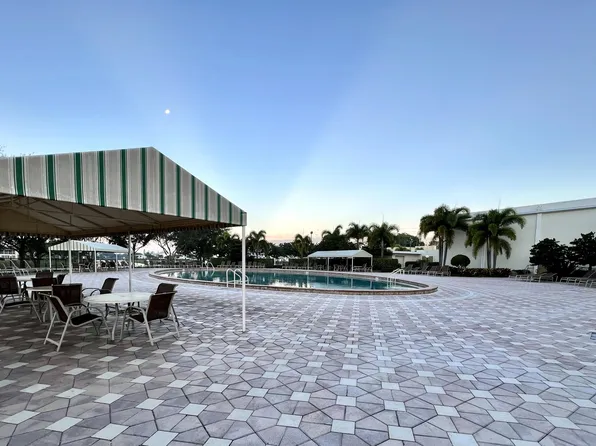 106 Oxford 200, West Palm Beach, FL 33417