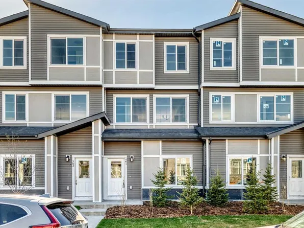 21 E Cornergate Pl NE, Calgary, AB T3N 1L7