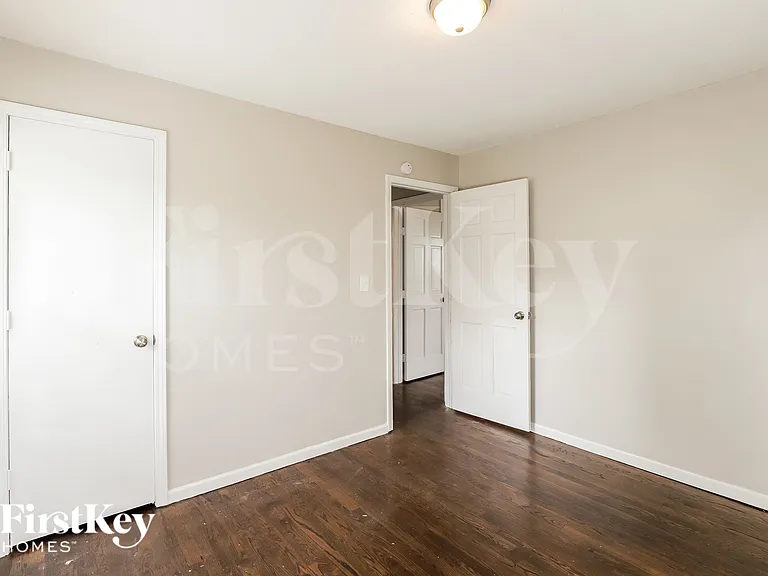 1403 NE 67th Pl — Photo 17
