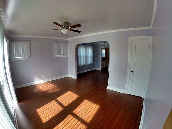 5th image of 2926 Arlington Ave