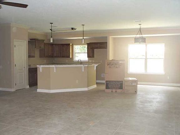 5th image of 318 Vista Dr