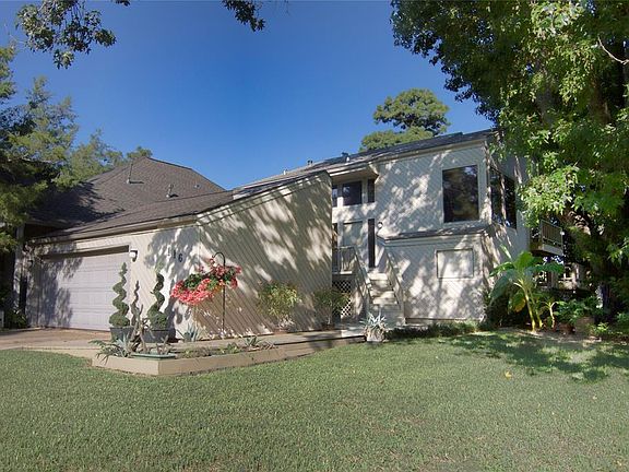 Split level home, detached garage, recent roof, awesome place to call home!
